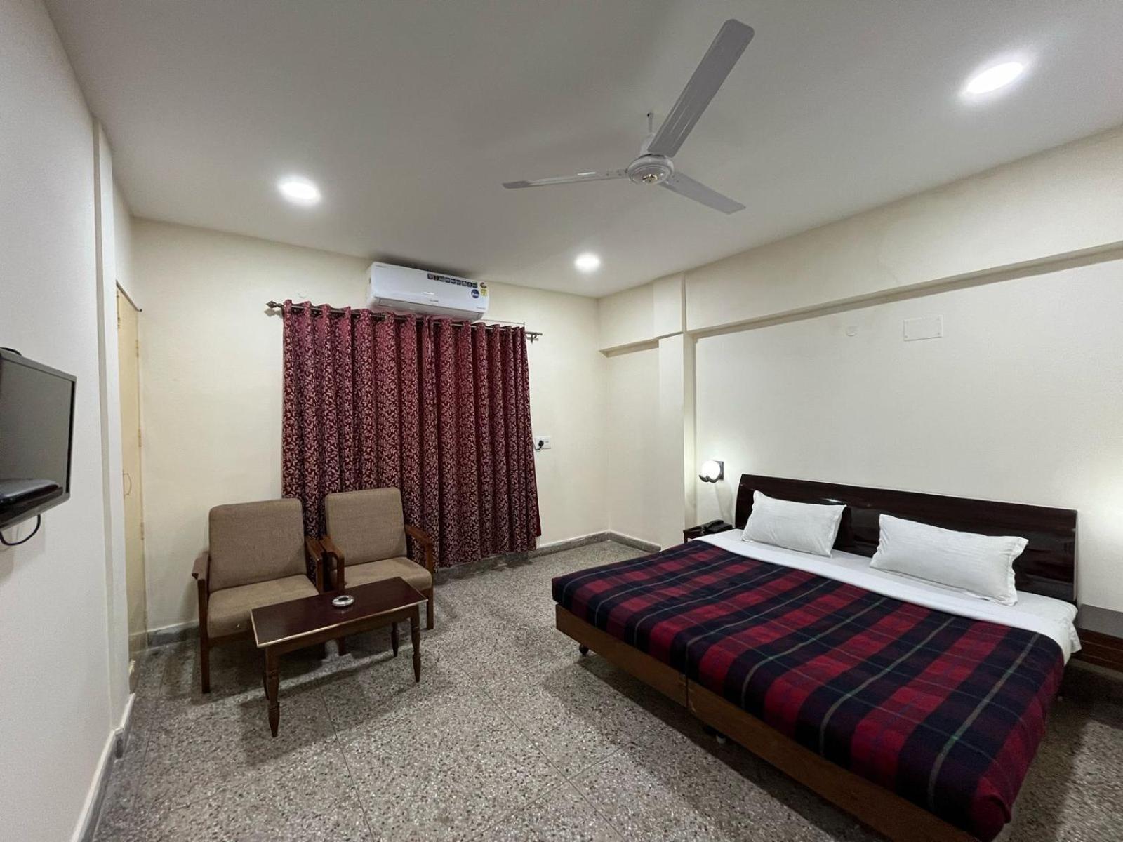Gautam Hotel Варанаси Екстериор снимка