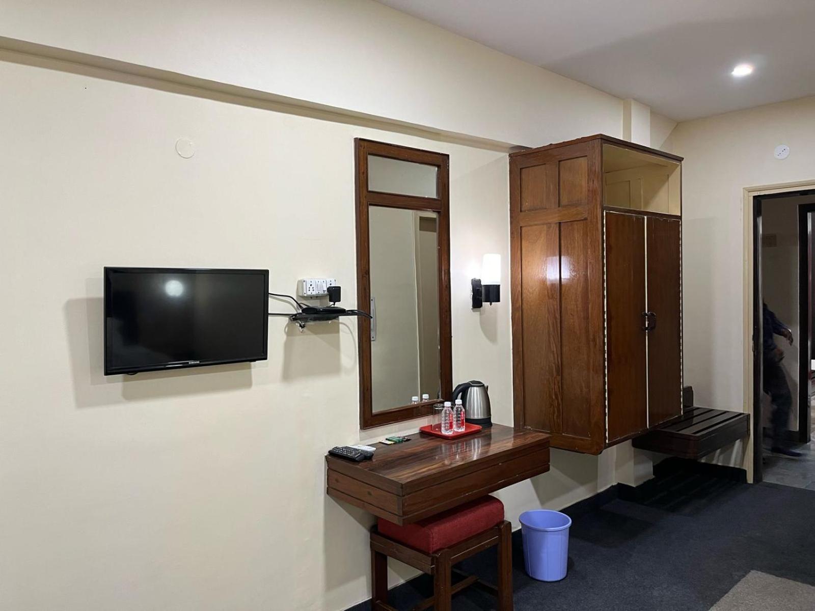 Gautam Hotel Варанаси Екстериор снимка