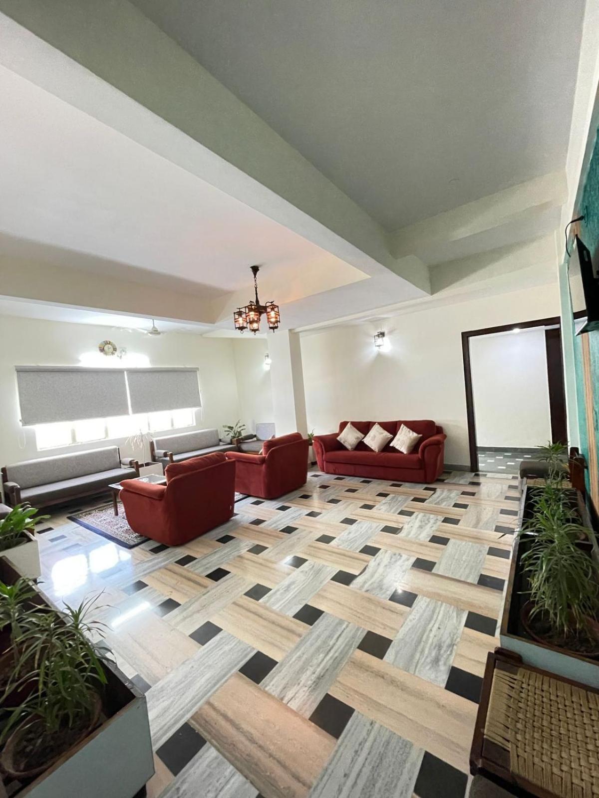 Gautam Hotel Варанаси Екстериор снимка