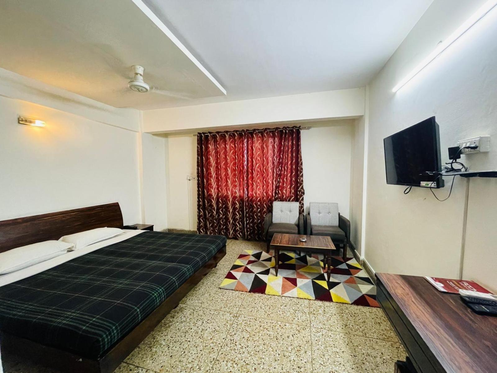 Gautam Hotel Варанаси Екстериор снимка