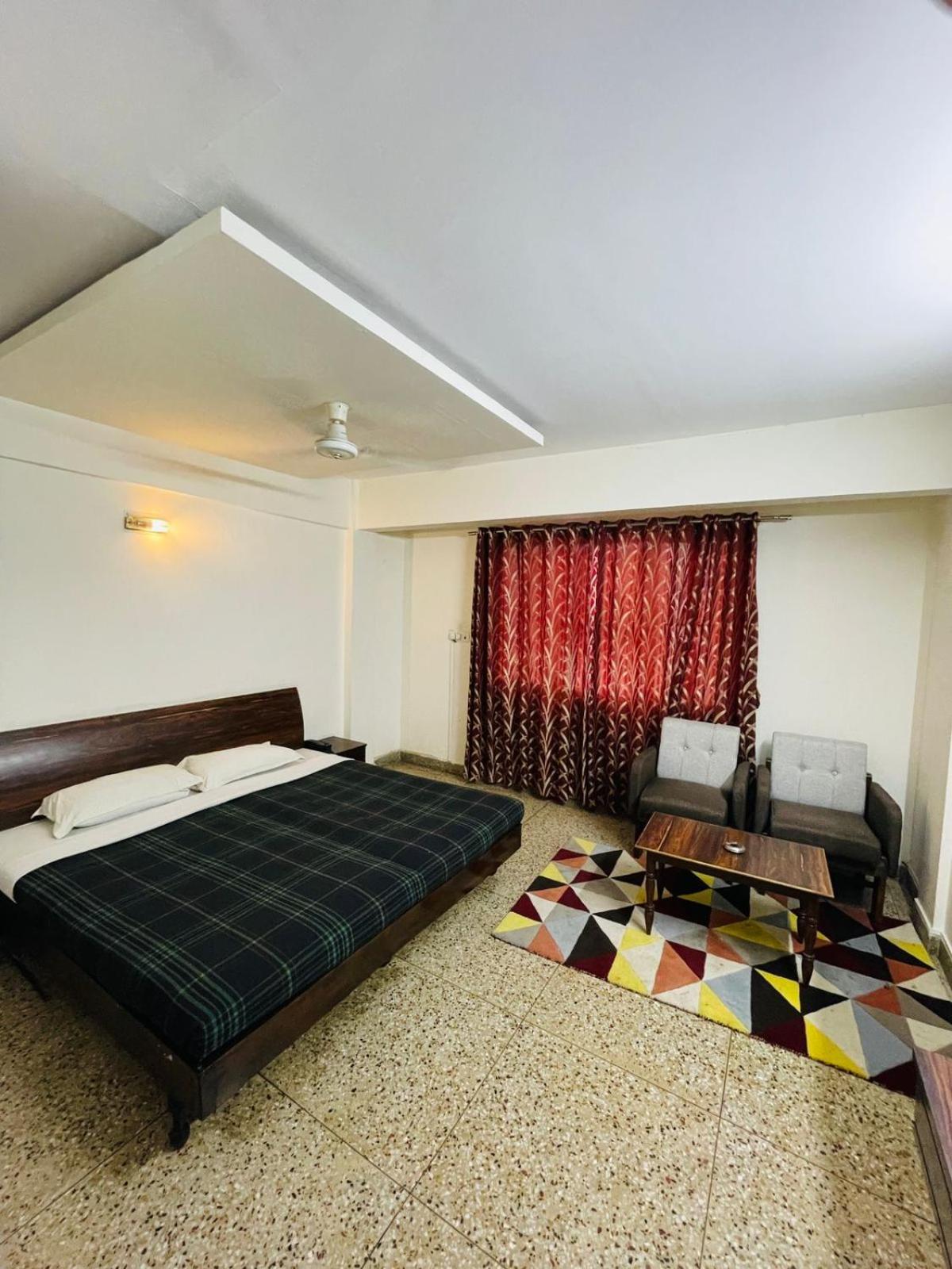 Gautam Hotel Варанаси Екстериор снимка