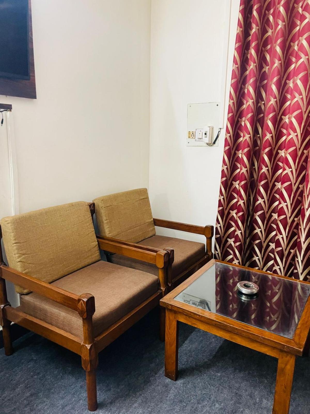 Gautam Hotel Варанаси Екстериор снимка