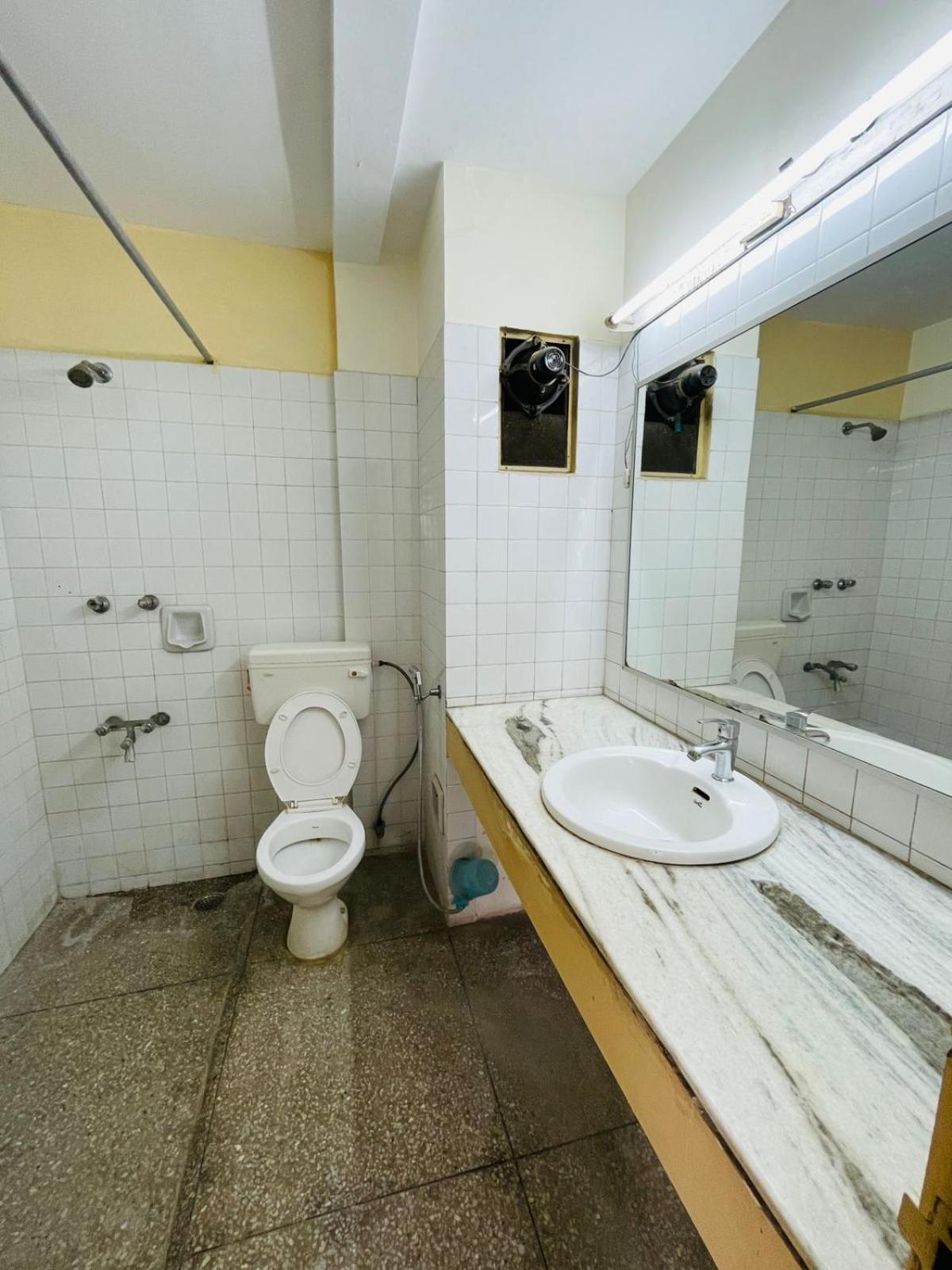 Gautam Hotel Варанаси Екстериор снимка