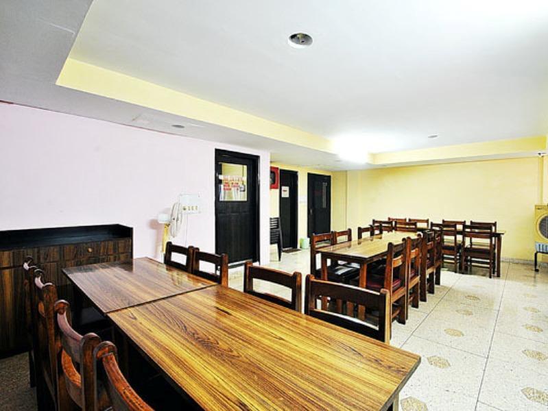 Gautam Hotel Варанаси Екстериор снимка